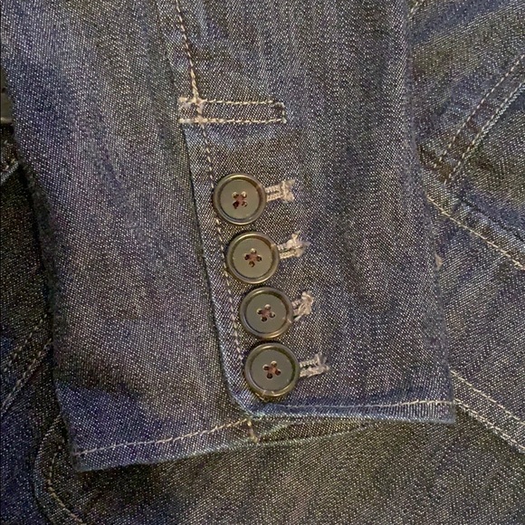 Ann Taylor Fitted Denim Blazer.  Sz 8. - Picture 2 of 4
